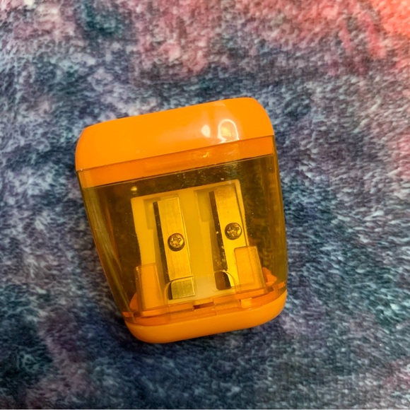 💜 Three Pencil Sharpeners - Picture 13 of 14